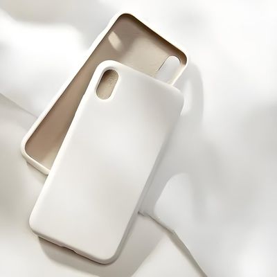 เครื่องฉีดพลาสติกแนวตั้งที่มีการตอบสนองสูงสำหรับการผลิตเคสโทรศัพท์
